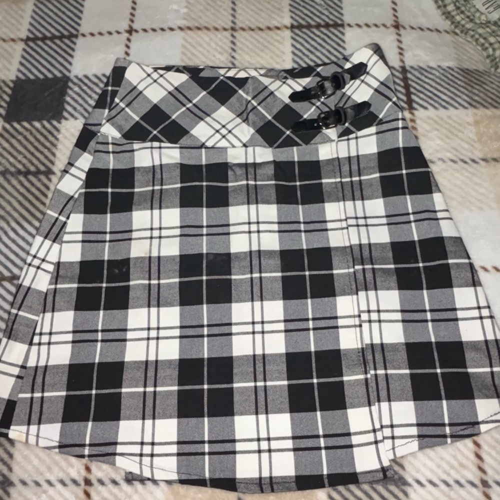 AKIRA Black and White Plaid Mini Skirt